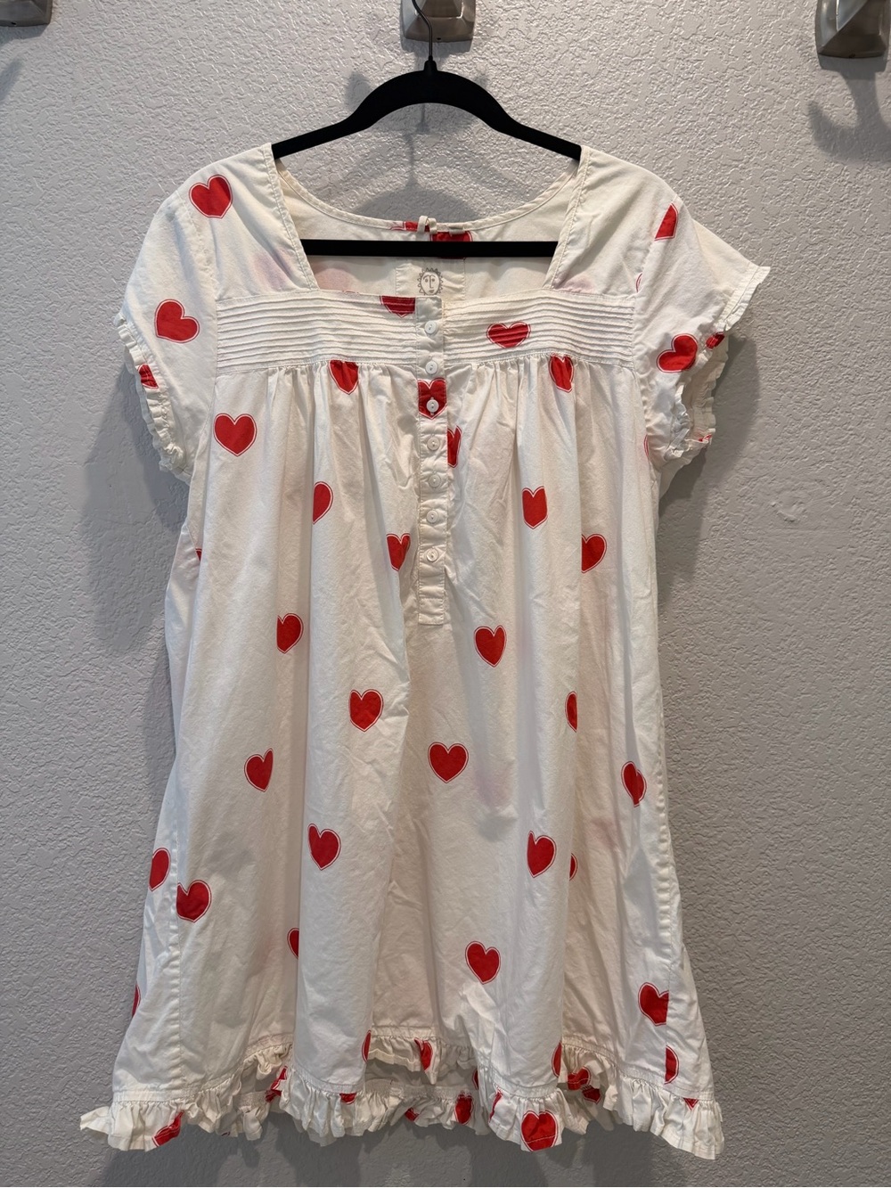 Printfresh White Cotton Nightdress with Red Heart Print
